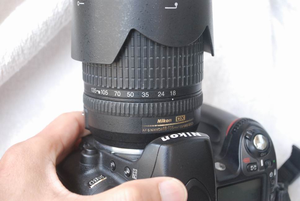 尼康D80单反相机套机(18-135镜头)1300元
