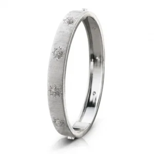 珠宝是传统美学与现代浪漫的融合