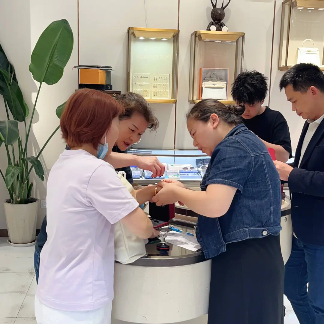 上海二手奢侈品买卖靠谱门店 TOP 榜,看看你是否选对了?