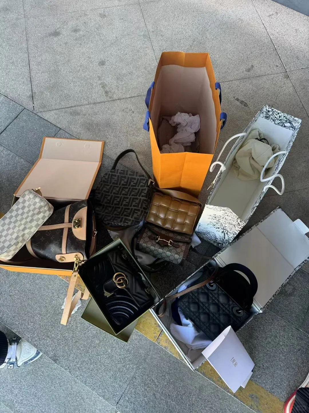 天津奢侈品回收和二奢回收实体店