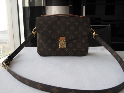 LV包包回收：回收价格高的原因、与Gucci包包回收的行情比较