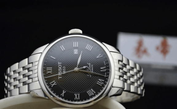 二手奢侈品交易火热 典当行名包名表扎堆