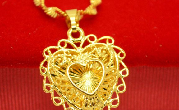 黄金回收行业现状如何？试金石、火枪要小心