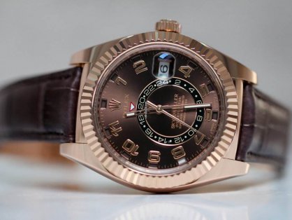 劳力士钟表年代的判断：现代钟表的主要材料