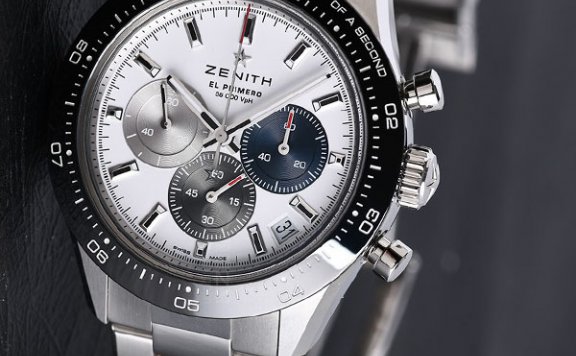 为何智能手机仍然不能完全取代手表？