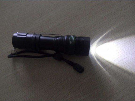 兑铺库存回收积压手电筒/户外强光LED聚光小手电筒