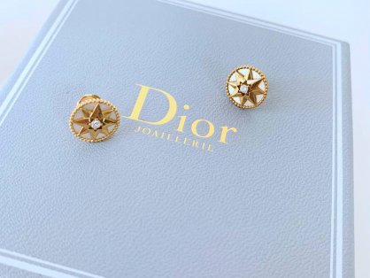 你会选择哪种方式处理你闲置的奢侈品呢