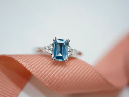 彩宝奢侈品海蓝宝色调戒指耳饰