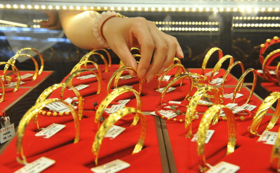 黄金首饰正确清洗方法