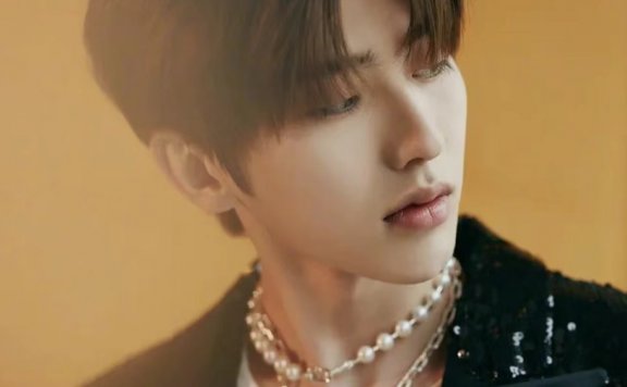 新流行当铺：男士戴珍珠