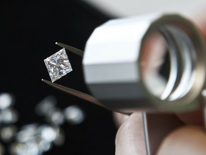 如何分辨出钻石瑕疵