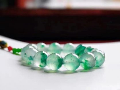 翡翠的内在美是最难得的